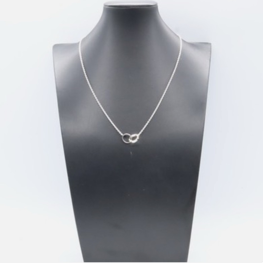 Screw Motif Interlocked Rings Necklace — NEW